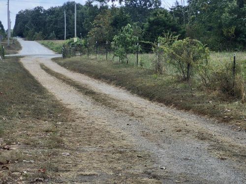 9942 Highway Ah, Plato, MO, 65552-8922 | Card Image