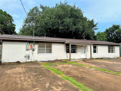 1713 Avenue M, Bay City, TX, 77414-4413 | Card Image