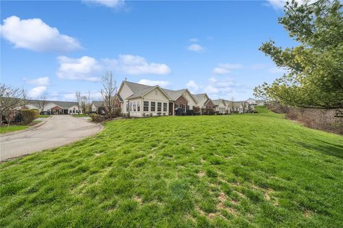 2061 Isleworth Ln, Cranberry Twp, PA, 16066-8318 | Card Image