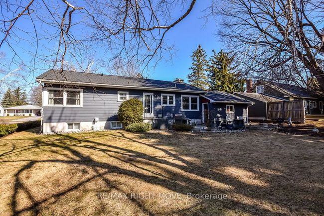 35 Fittons Rd E, House other with 3 bedrooms, 2 bathrooms and 4 parking in Orillia ON | Image 46