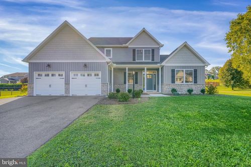 83 Landon Dr, BELLEFONTE, PA, 16823-6746 | Card Image
