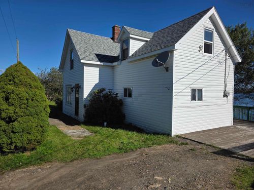 618 Main Street, Mulgrave, NS, B0E1G0 | Card Image