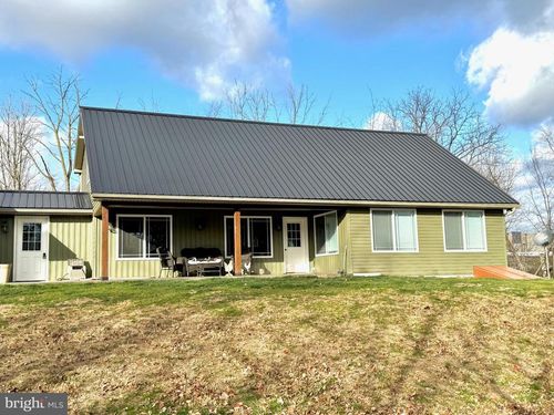 9851 Old Route 22, BETHEL, PA, 19507-9407 | Card Image