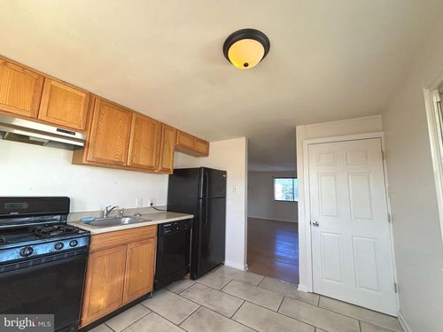 b-819 Creek Rd, BELLMAWR, NJ, 08031-1669 | Card Image