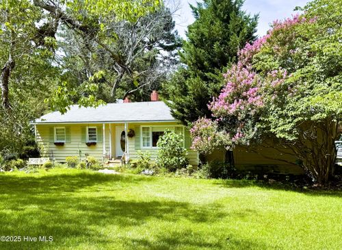 320 Aiken Rd, Southern Pines, NC, 28387-2212 | Card Image