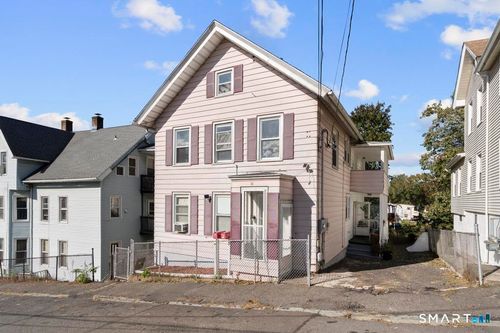 11 Bergen St, Waterbury, CT, 06706-1309 | Card Image