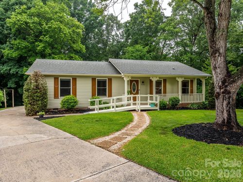 6060 Acadian Woods Dr, Charlotte, NC, 28227-3322 | Card Image