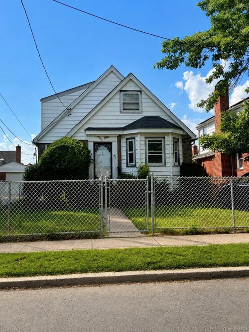 49 Everett Street, Hempstead, NY, 11580 | Card Image
