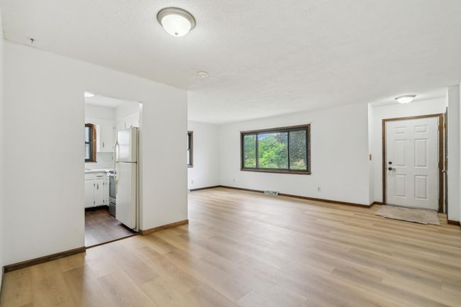 12_interior.jpg | Image 12