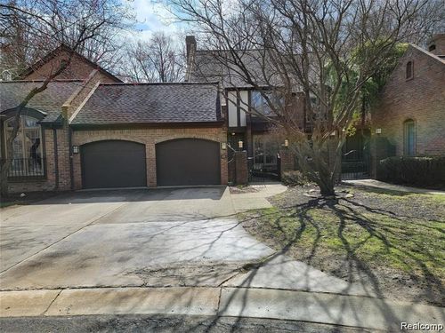 13 Timberlane Ct, Dearborn, MI, 48126-2615 | Card Image