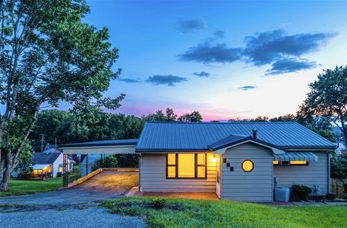 901 Skyline Dr, Ellwood City, PA, 16117-1453 | Card Image