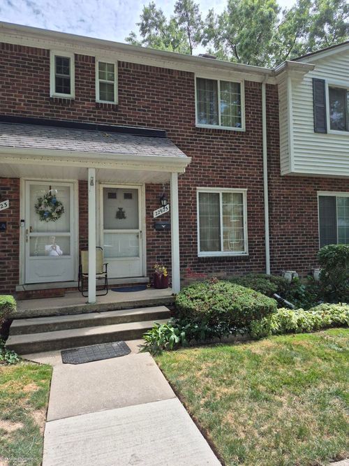 22925 Gary Ln, Saint Clair Shores, MI, 48080-2713 | Card Image