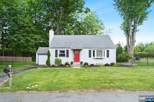 17 Woodstone Rd, Rockaway Boro, NJ, 07866-4111 | Card Image