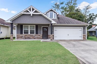 723 N 13th Street, House other with 3 bedrooms, 2 bathrooms and null parking in Nederland TX | Image 1