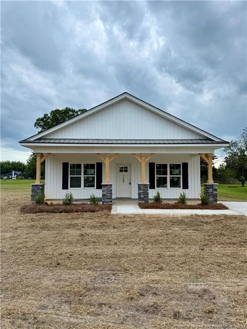 410 Maple St, Roseboro, NC, 28382-5513 | Card Image