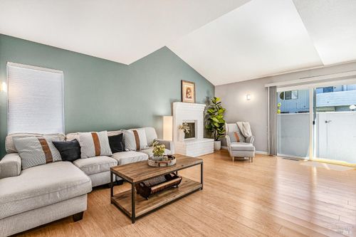 apt-165-2791 Mcbride Ln, Santa Rosa, CA, 95403-2752 | Card Image