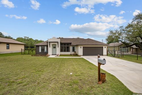 1214 Libold Dr, Devine, TX, 78016-1614 | Card Image
