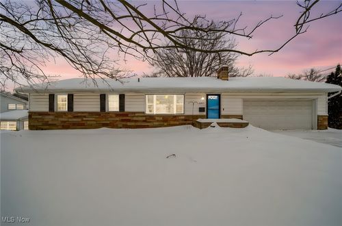 601 Pleasant Valley Dr, Medina, OH, 44256-2653 | Card Image