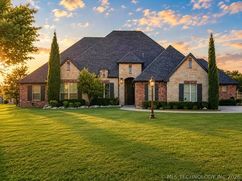 6502 Oakwood Cir, Owasso, OK, 74055-7456 | Card Image