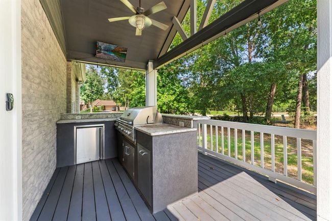 Outdoor kitchen area | Image 37