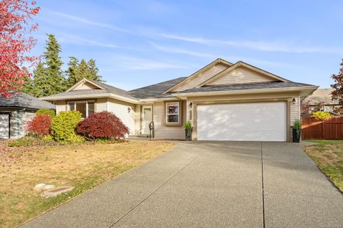 525 Church St, Comox, BC, V9M4G5 | Card Image