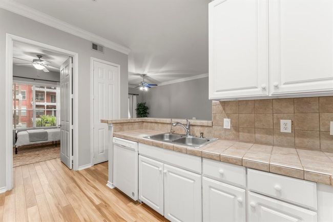 APT-237 - 2400 Mccue Rd, Condo with 2 bedrooms, 1 bathrooms and 2 parking in Houston TX | Image 11