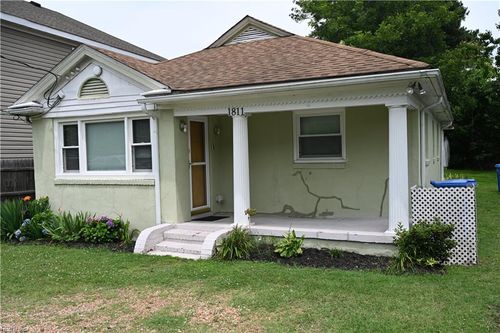 1811 Hoover Ave, Chesapeake, VA, 23324-3217 | Card Image