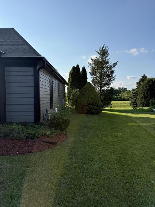 8530 W Woodfield Court, Franklin, WI, 53132 | Card Image