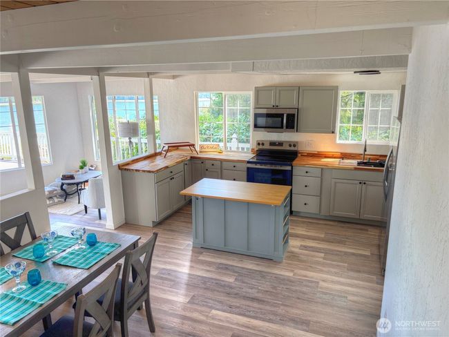 Dining and Kitchen | Image 8