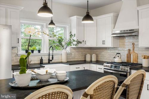 104 E Haven Ct, CHARLOTTESVILLE, VA, 22911-8637 | Card Image