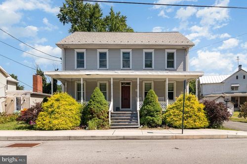 211 E Pine St, MOUNT HOLLY SPRINGS, PA, 17065-1411 | Card Image