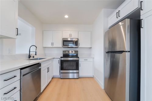50 Armstrong Cir, Henderson, NV, 89015-6104 | Card Image