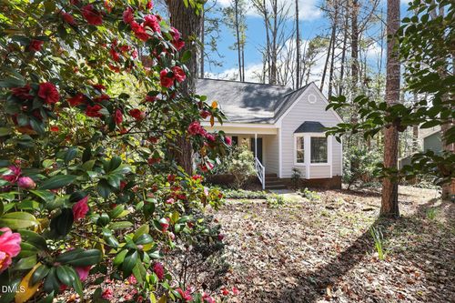 2022 Englewood Dr, Apex, NC, 27539-8340 | Card Image
