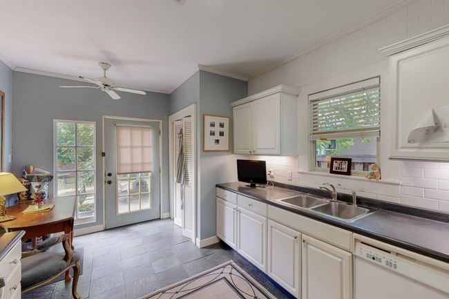 609 Valencia St, House other with 3 bedrooms, 2 bathrooms and null parking in Dallas TX | Image 14