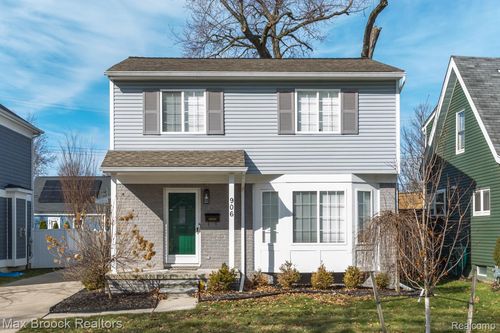 906 Mclean Ave, Royal Oak, MI, 48067-3488 | Card Image