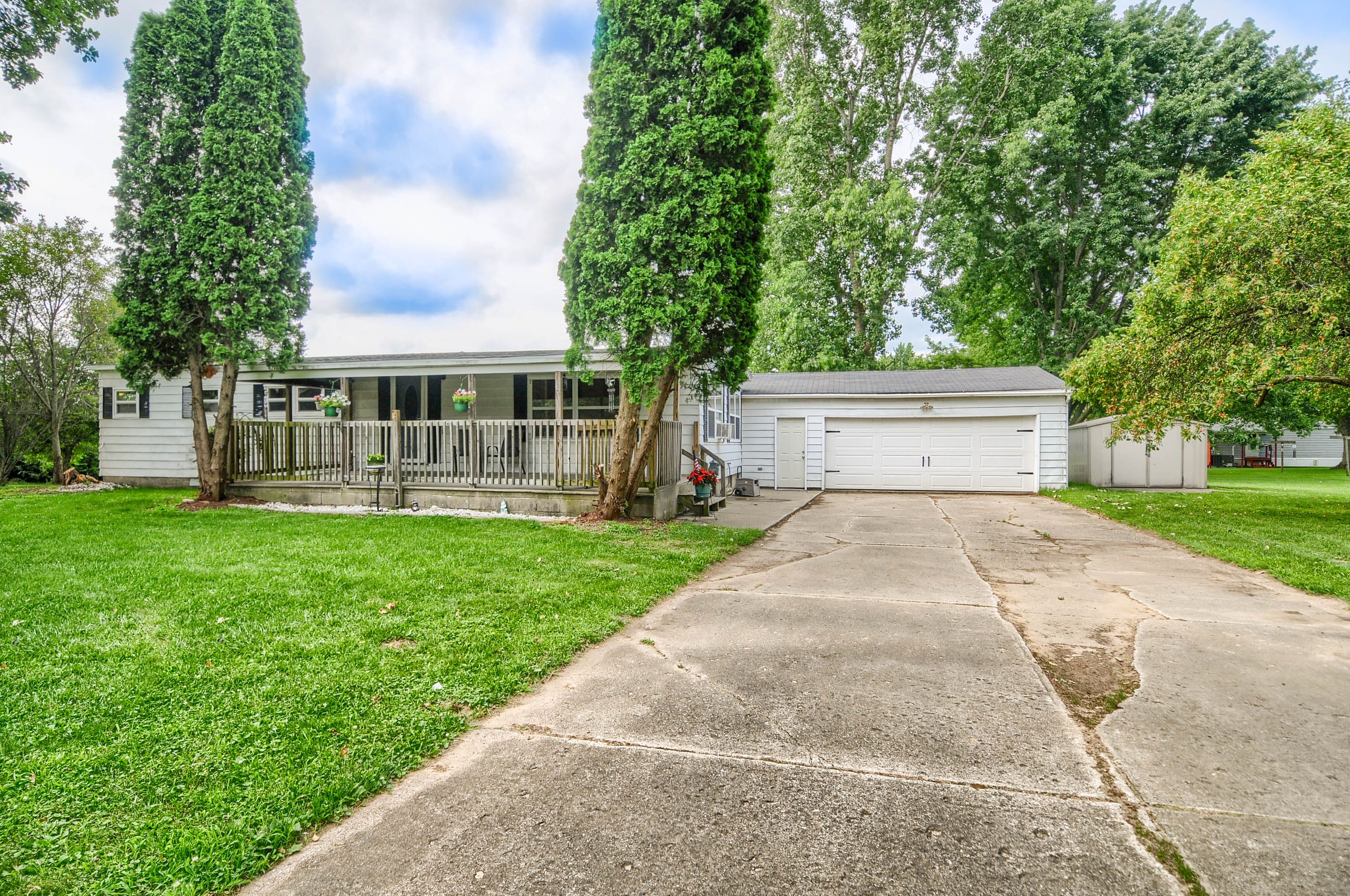 Sherbrooke Ct, Lapeer, MI 48446