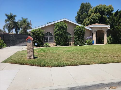 7161 N Atlantic Pl, Long Beach, CA, 90805-1039 | Card Image