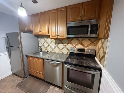 apt-c3-491 W Central St, Franklin, MA, 02038-2935 | Card Image