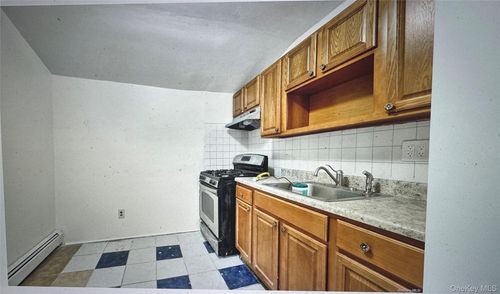 187 Tioga Dr, Jamaica, NY, 11412-3012 | Card Image