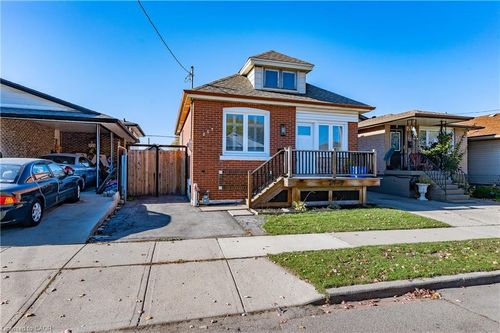 257 Tragina Ave N, Hamilton, ON, L8H5C9 | Card Image