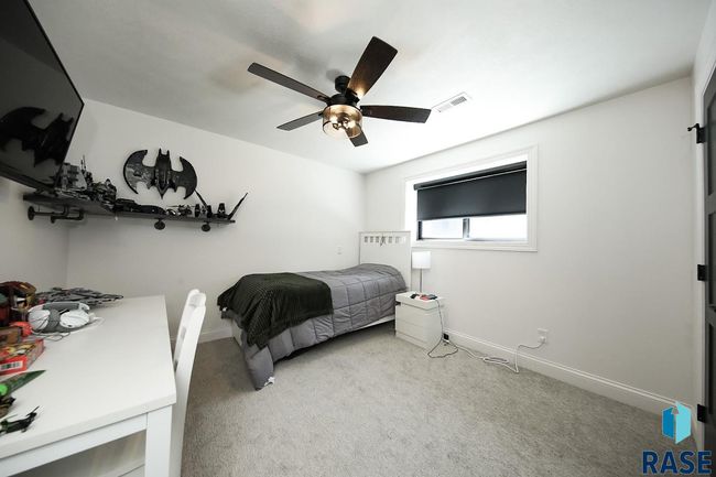 409 N Piper Dr, House other with 6 bedrooms, 3 bathrooms and null parking in Sioux Falls SD | Image 36