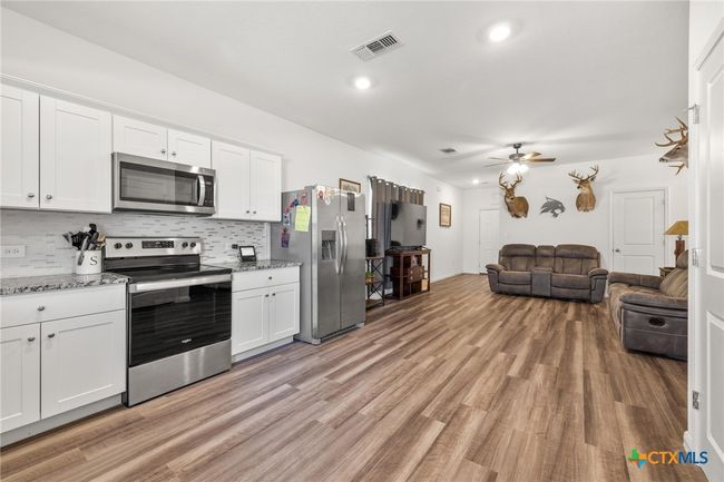 221 Comancheros Rd, House other with 3 bedrooms, 2 bathrooms and null parking in Jarrell TX | Image 11