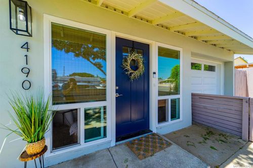 4190 Clairemont Dr, San Diego, CA, 92117-5524 | Card Image