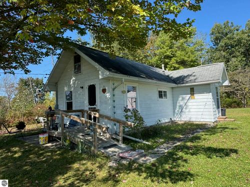 5389 Tawas Rd, Prescott, MI, 48756 | Card Image