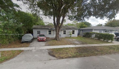 325 Sw 80th Ter, North Lauderdale, FL, 33068-1126 | Card Image