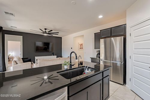 9724 E Lynx Lake Trl, Tucson, AZ, 85747-5985 | Card Image