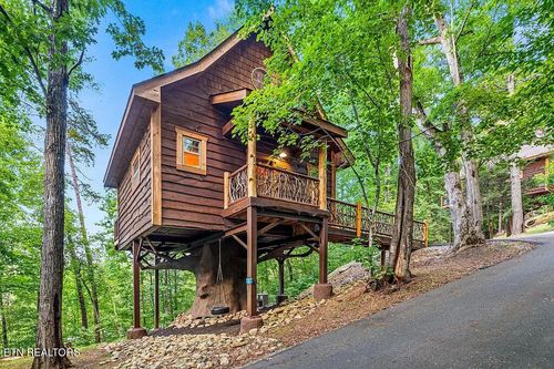 1930 Kinfolks Ridge Way, Sevierville, TN, 37876 | Card Image