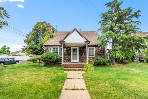 612 Hughes St, Bellmore, NY, 11710-4003 | Card Image