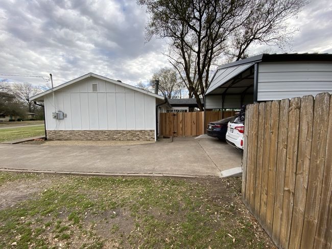 1704 S Houston St, House other with 3 bedrooms, 2 bathrooms and null parking in Kaufman TX | Image 18
