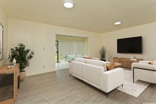 78b-98-1819 Kaahumanu St, Aiea, HI, 96701-1827 | Card Image